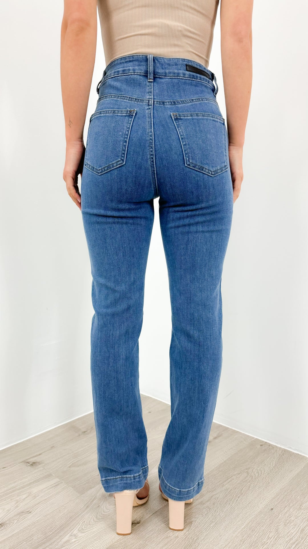 JACKSON STRAIGHT LEG JEAN - MEDIUM BLUE