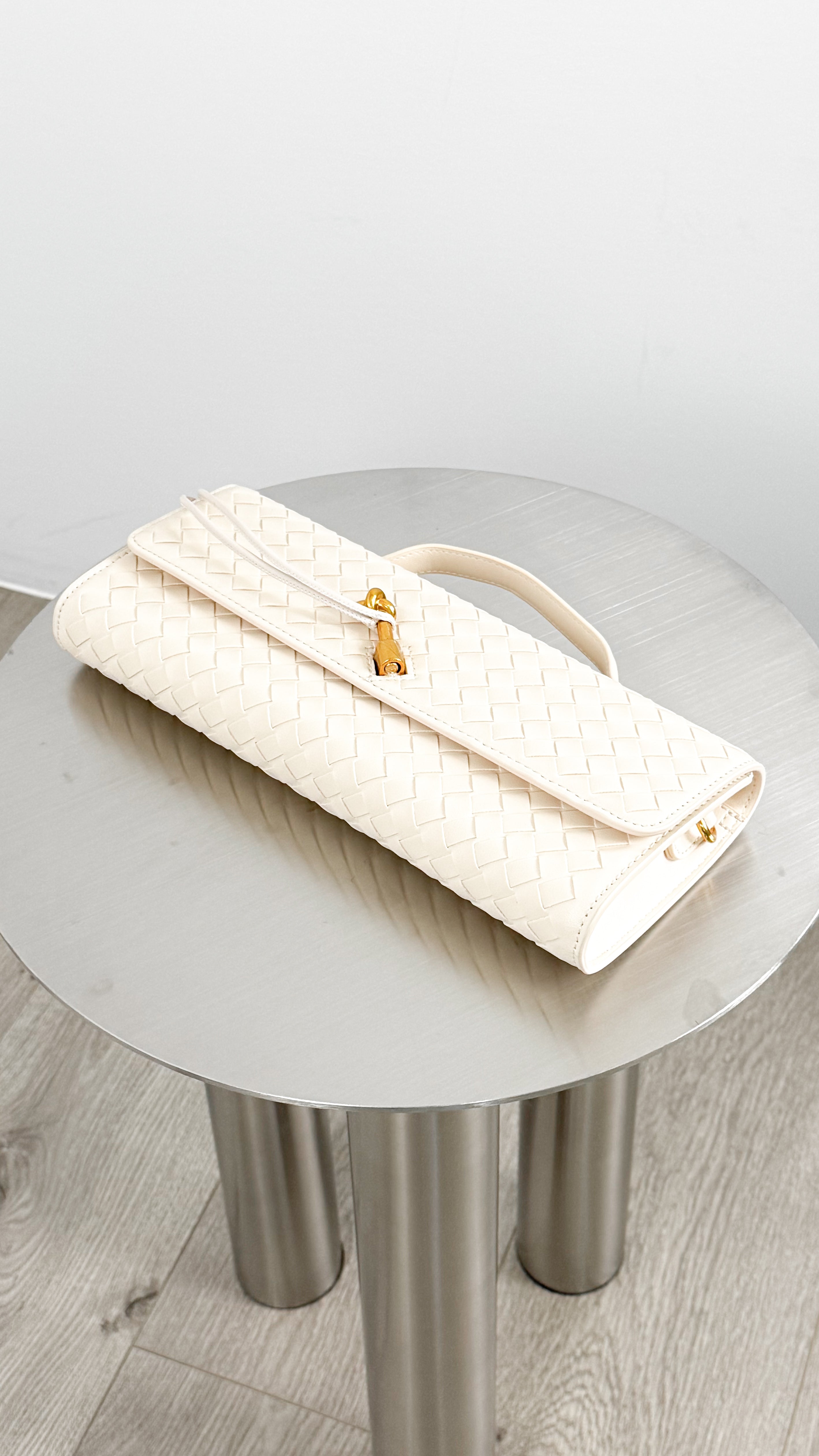 PALOMA CLUTCH - CREAM