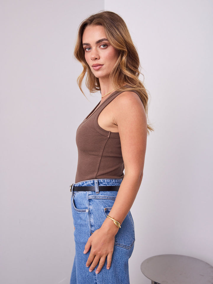 VUE TANK TOP - CHOCOLATE
