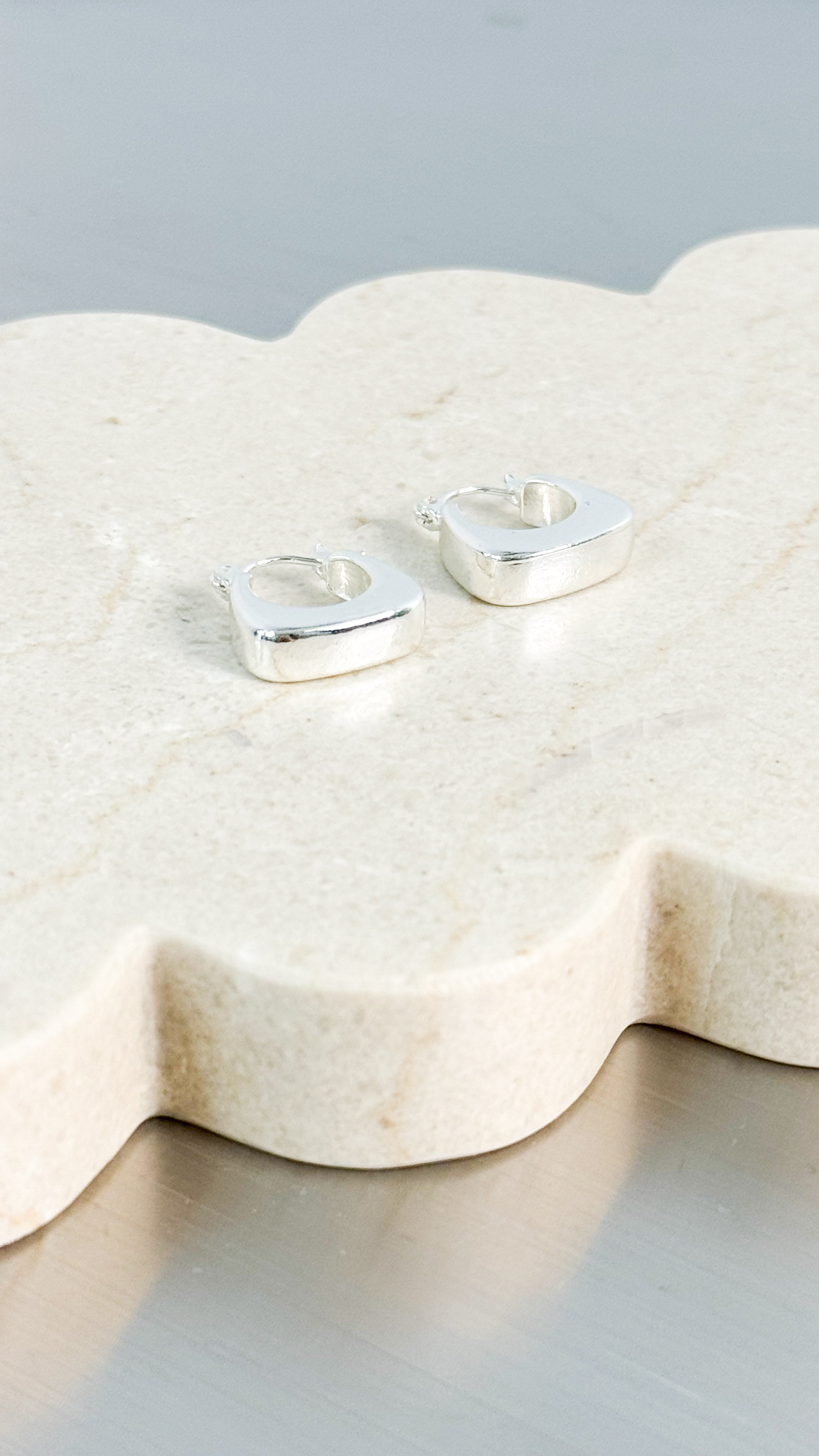 NORA HUGGIE 18K GOLD PLATED EARRINGS - SILVER