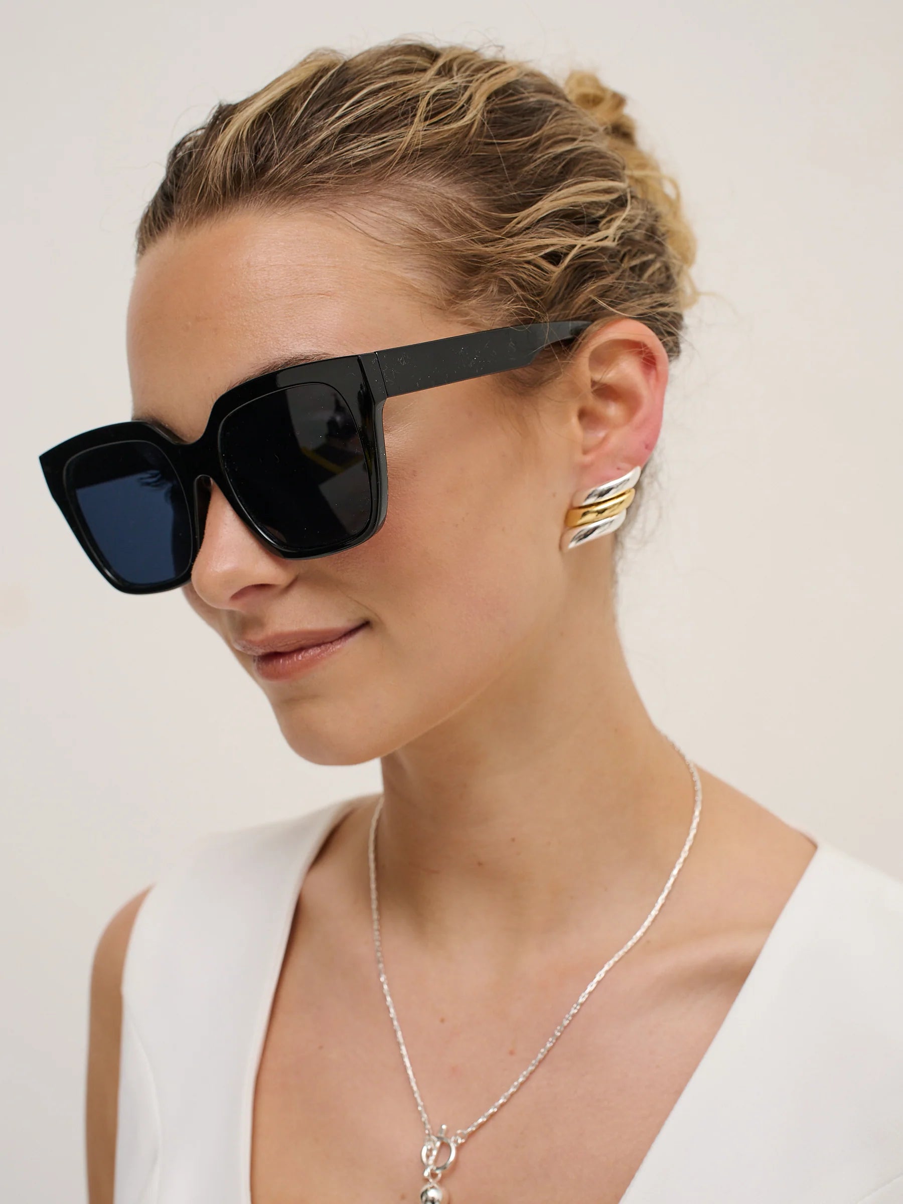 MAREE SQUARE SUNGLASSES - BLACK