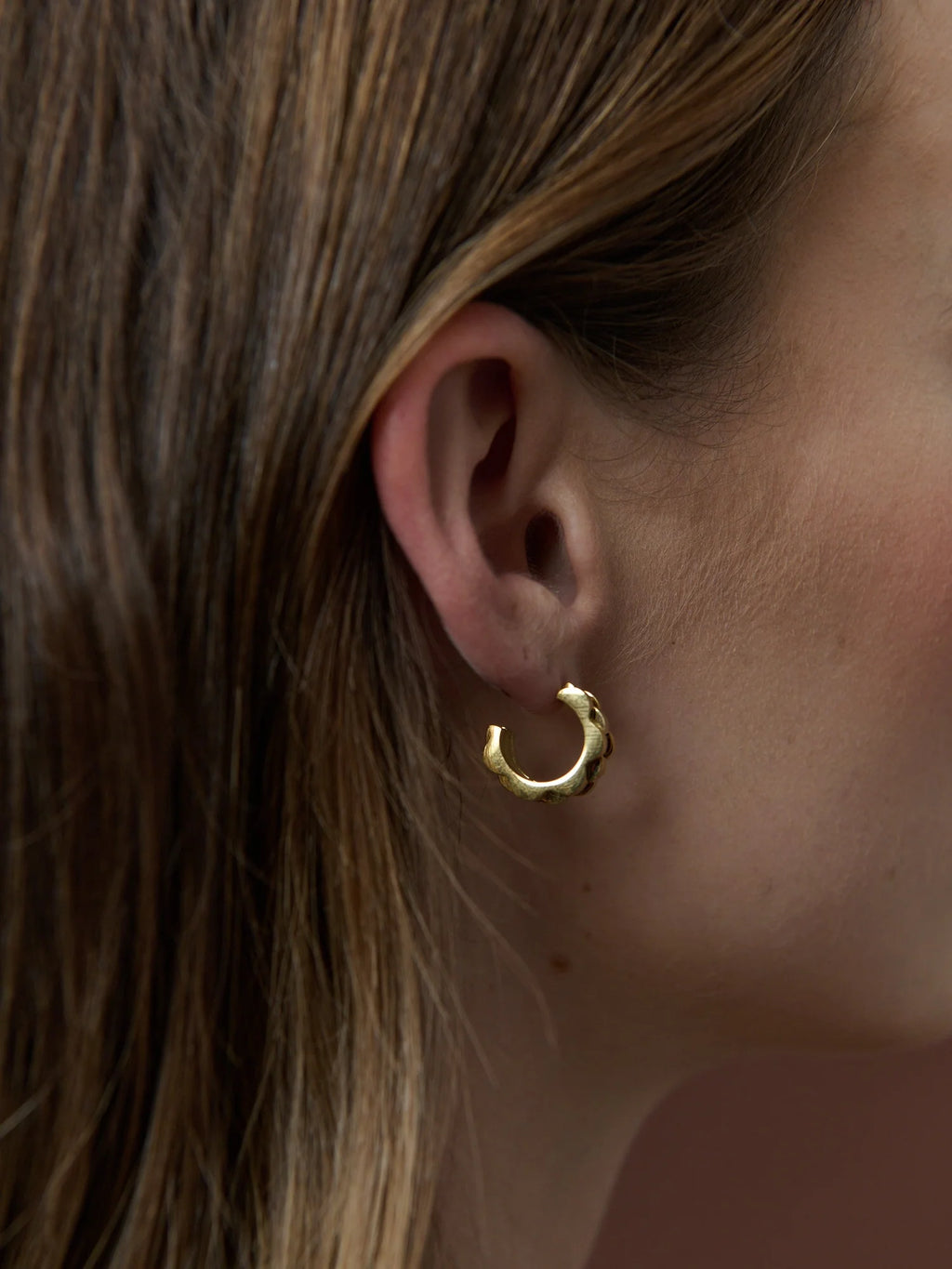 RIPPLE 18K GOLD PLATED EARRINGS - GOLD