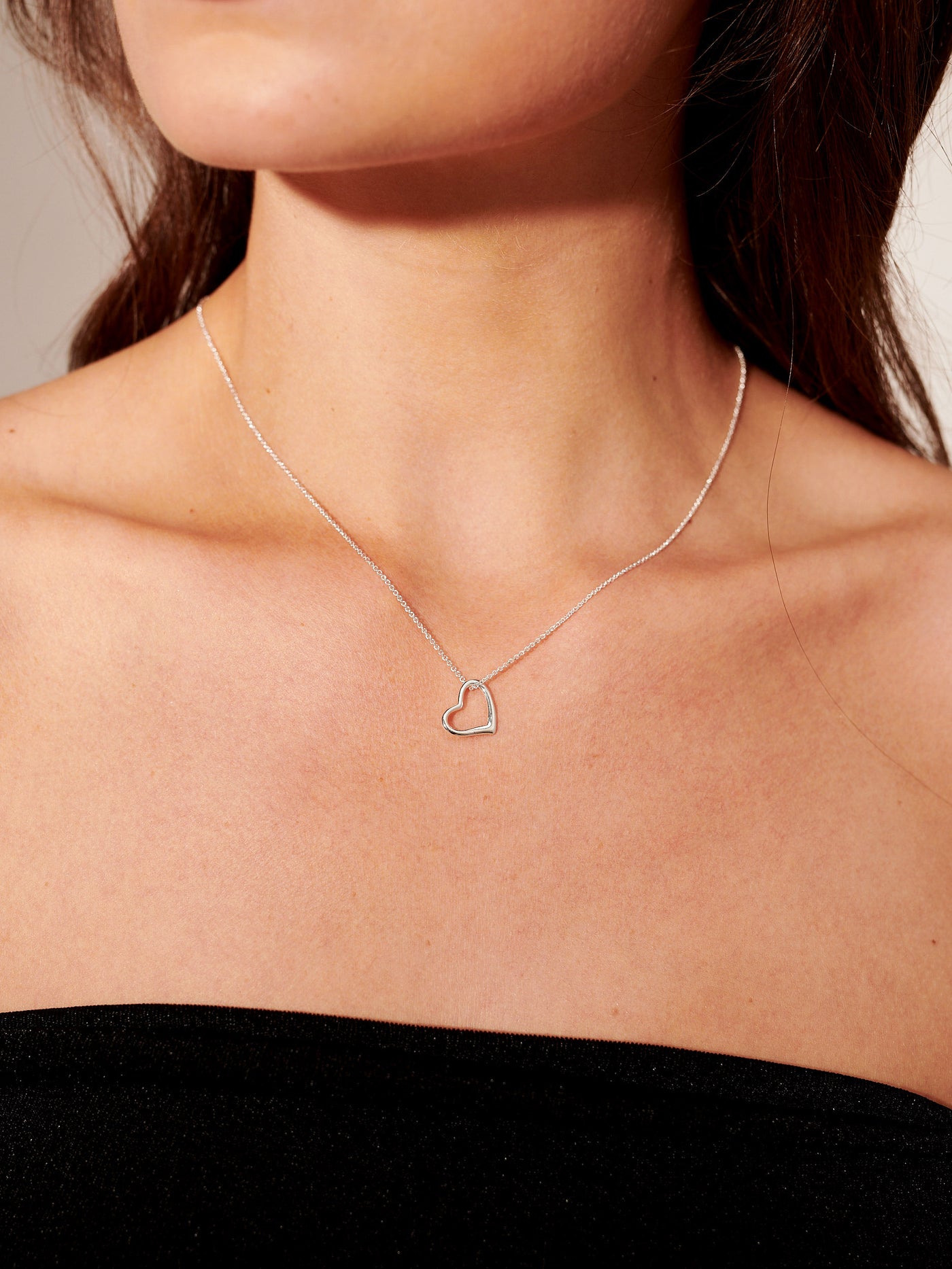 HEARTY CHARM NECKLACE - SILVER