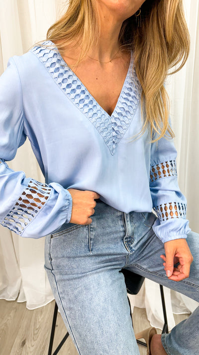 LUCIA TOP - BABY BLUE