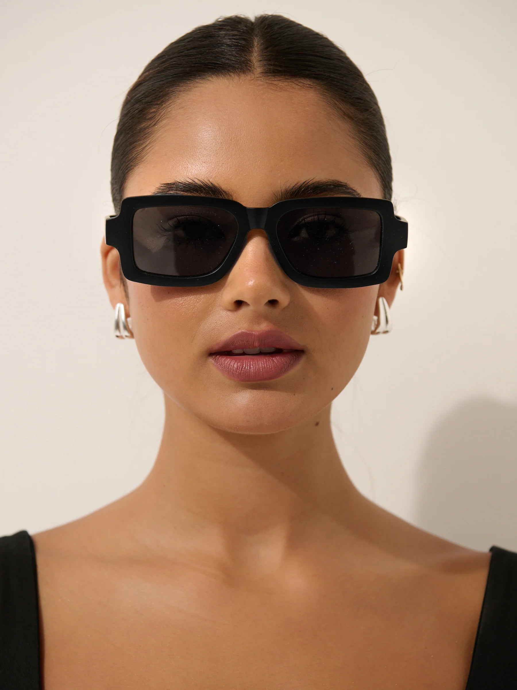 SIERRA SQUARE SUNNIES - BLACK