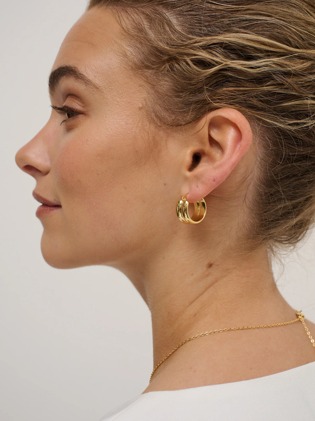 DOUBLE HOOP 18K GOLD PLATED EARRINGS - GOLD