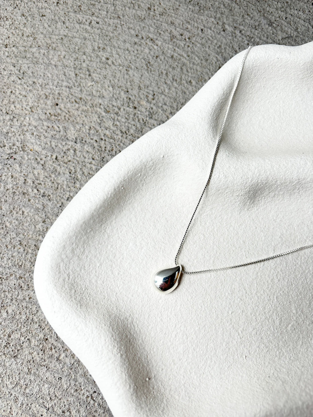 DROPLET STERLING SILVER PLATED NECKLACE - SILVER