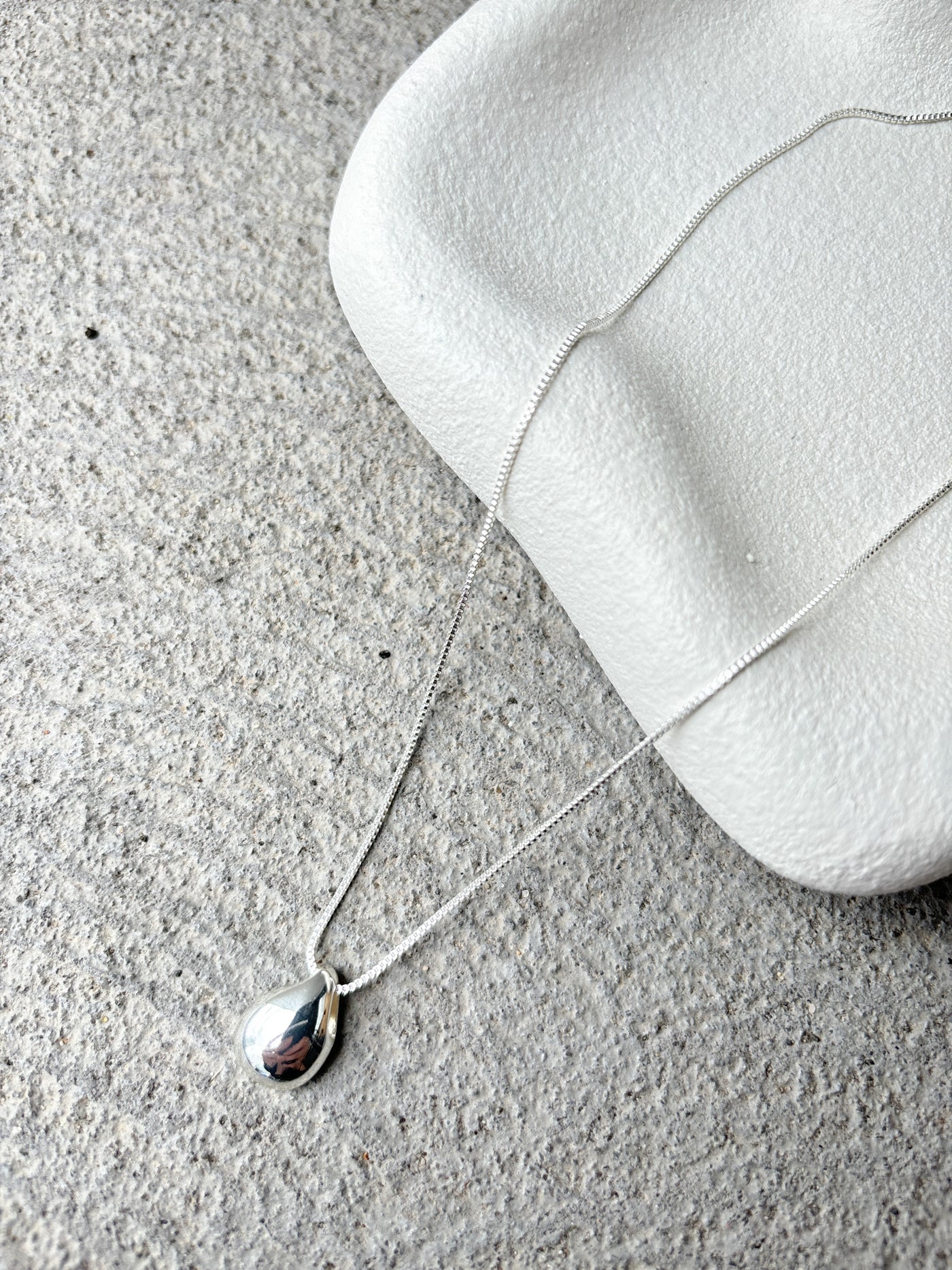 MINI DROPLET STERLING SILVER NECKLACE - SILVER