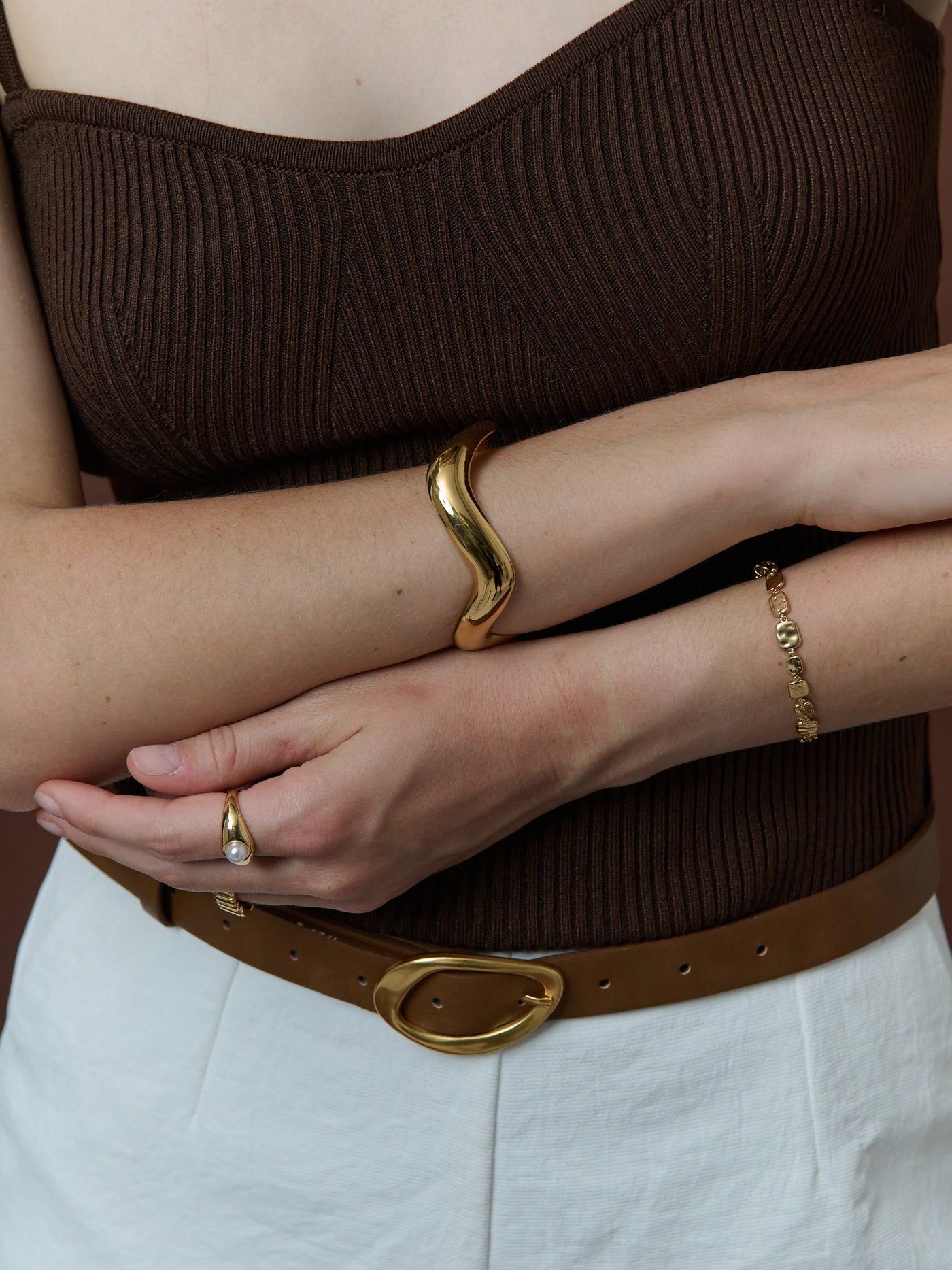 WAVY SLIM ADJUSTABLE BANGLE - GOLD