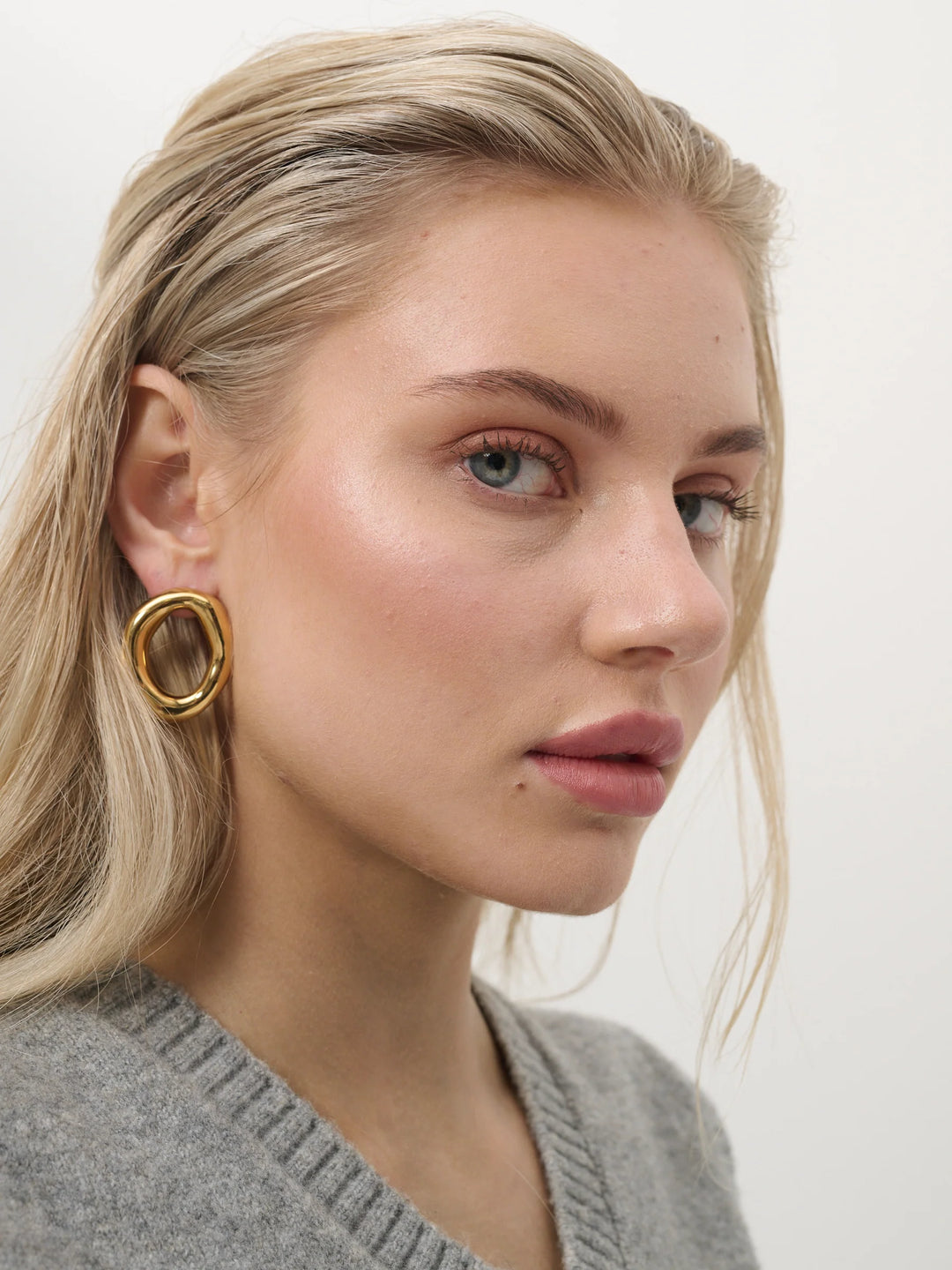 DELIA ORGANIC STATEMENT EARRINGS - GOLD