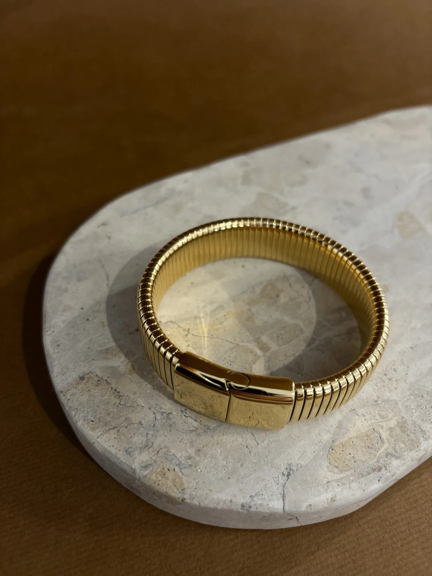 BOLD SNAKE MAGNETIC BANGLE - GOLD