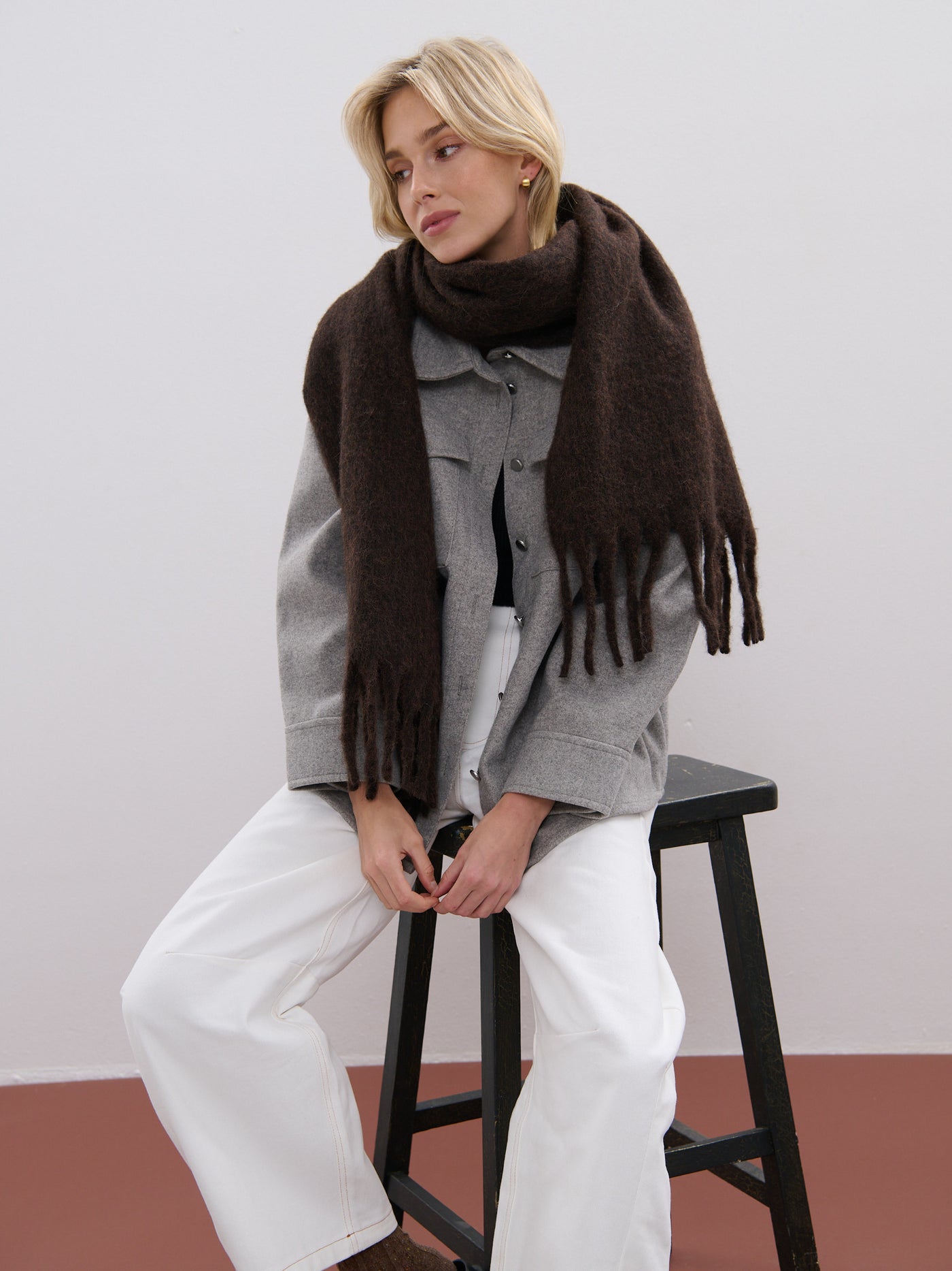 BETTY WOOL FLUFFY SCARF - CHOCOLATE