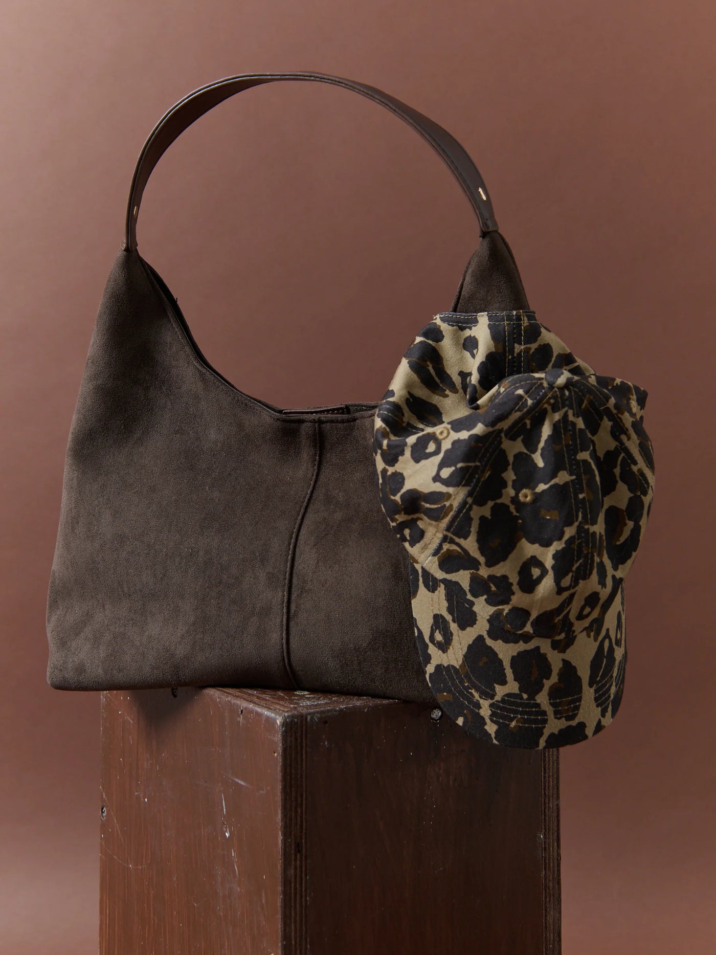 SAXON SUEDE BAG - CHOCOLATE