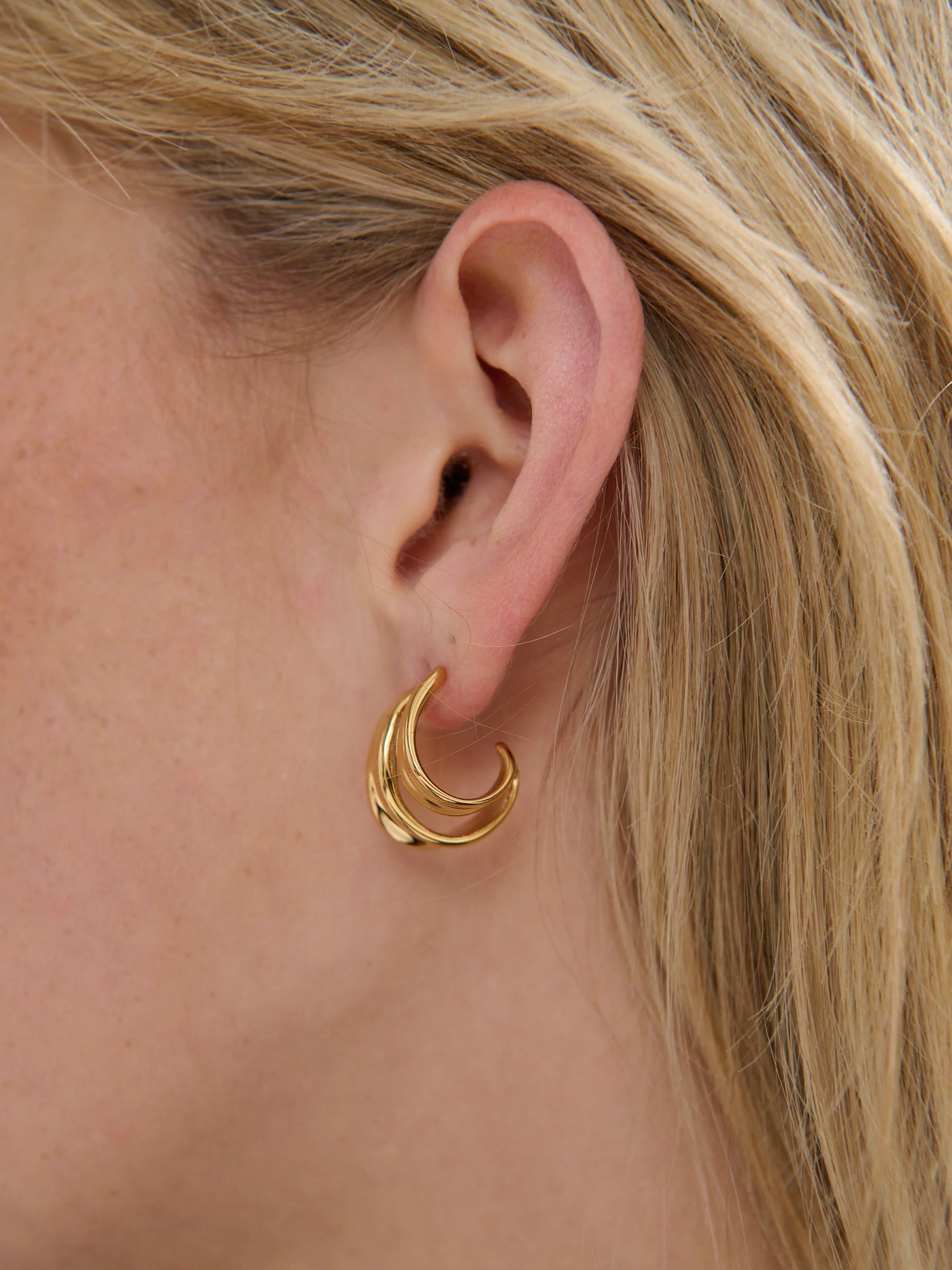MARIS STATEMENT EARRINGS - GOLD
