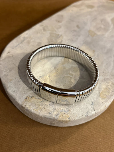 BOLD SNAKE MAGNETIC BANGLE - SILVER