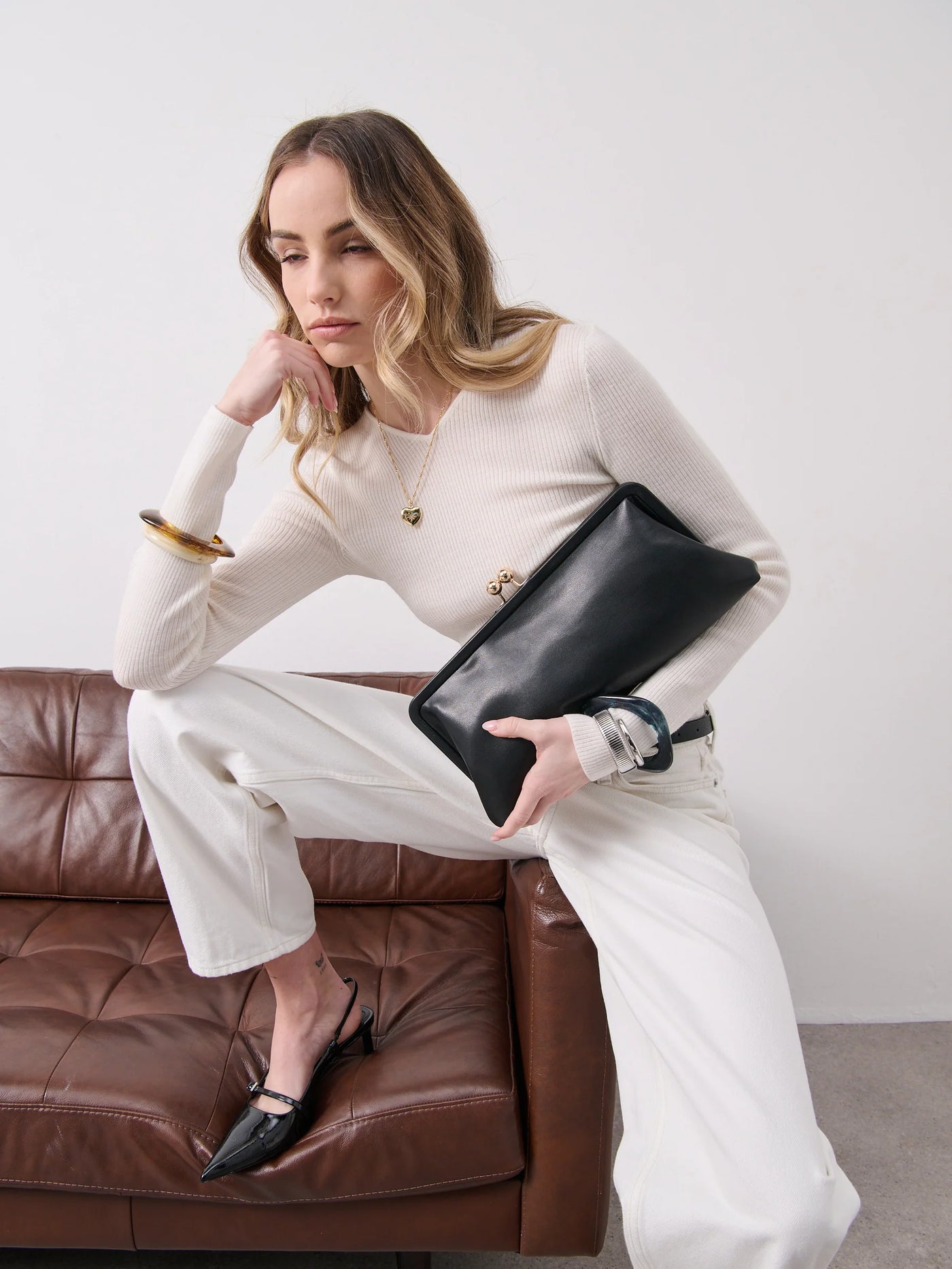 MYA CLUTCH BAG - BLACK