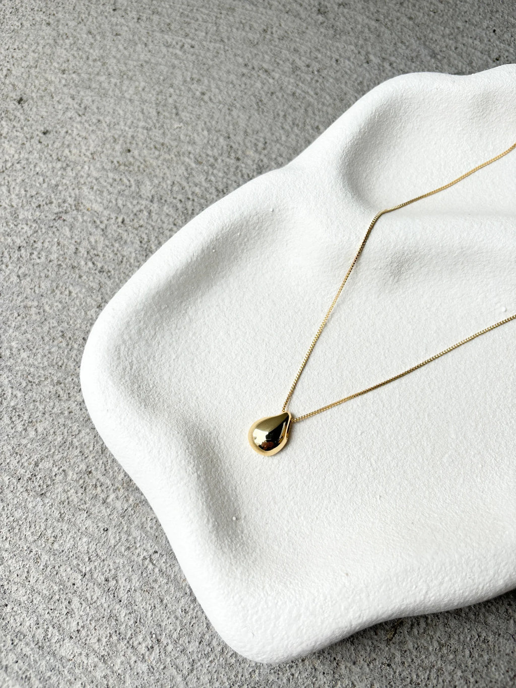 MINI DROPLET GOLD PLATED NECKLACE - GOLD