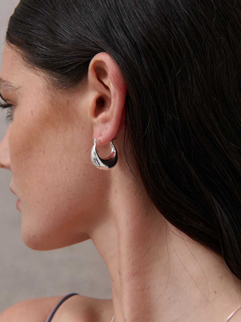 LINDA HOOP STERLING SILVER PLATED EARRINGS - SILVER
