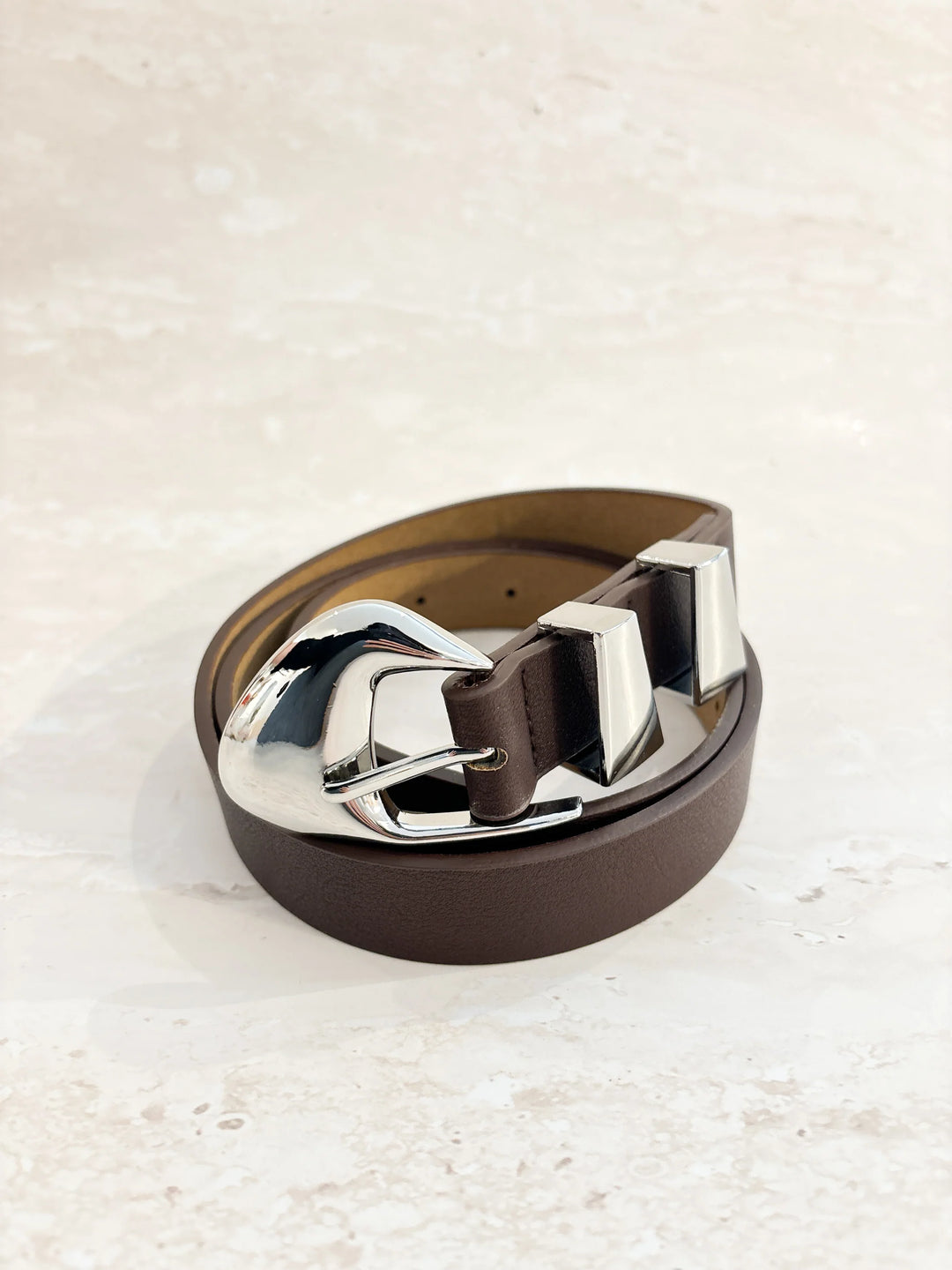 PEBBLE DOME BUCKLE BELT - CHOCOLATE