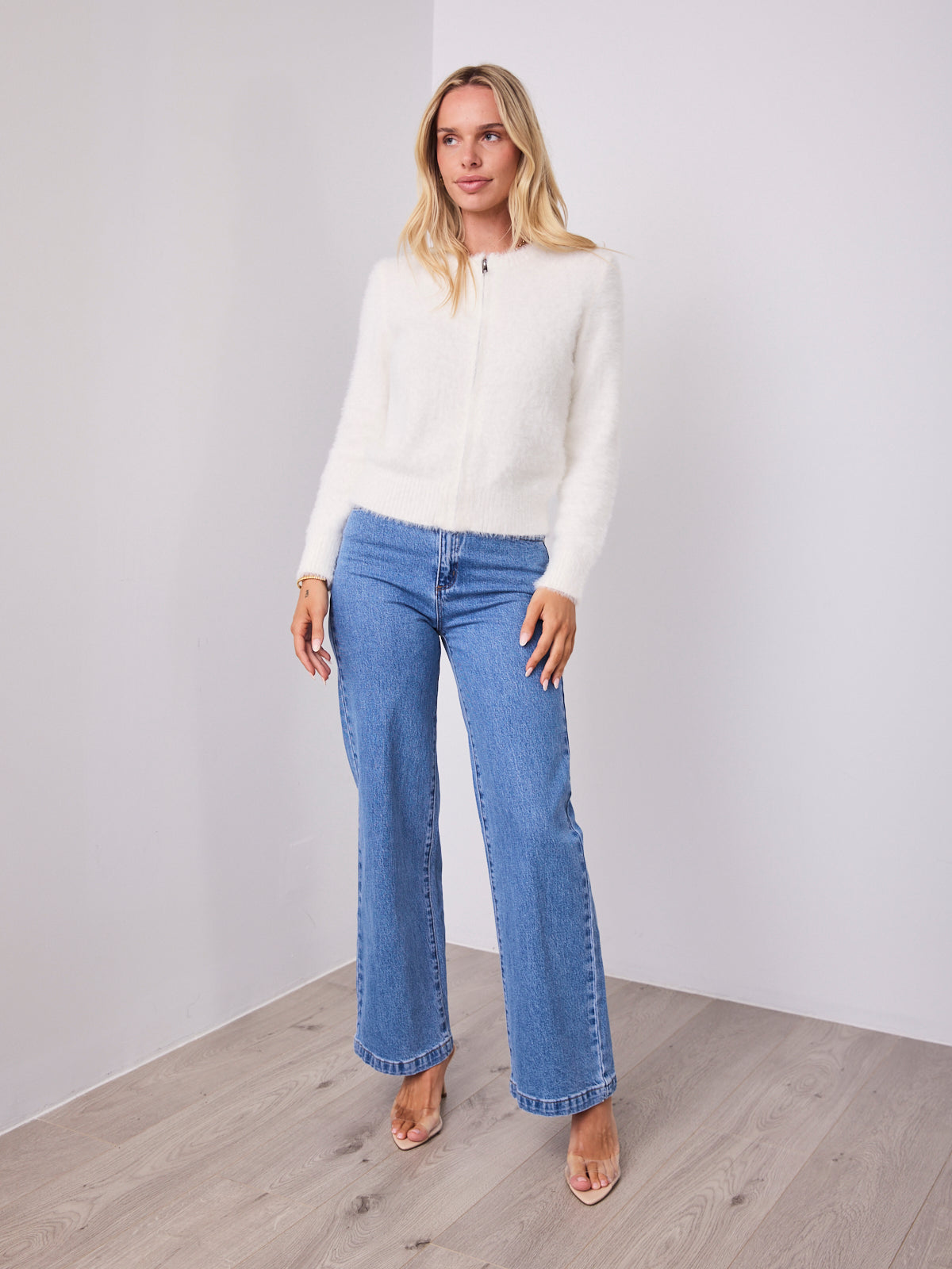 DOMINIQUE ZIP FLUFFY KNIT - WHITE