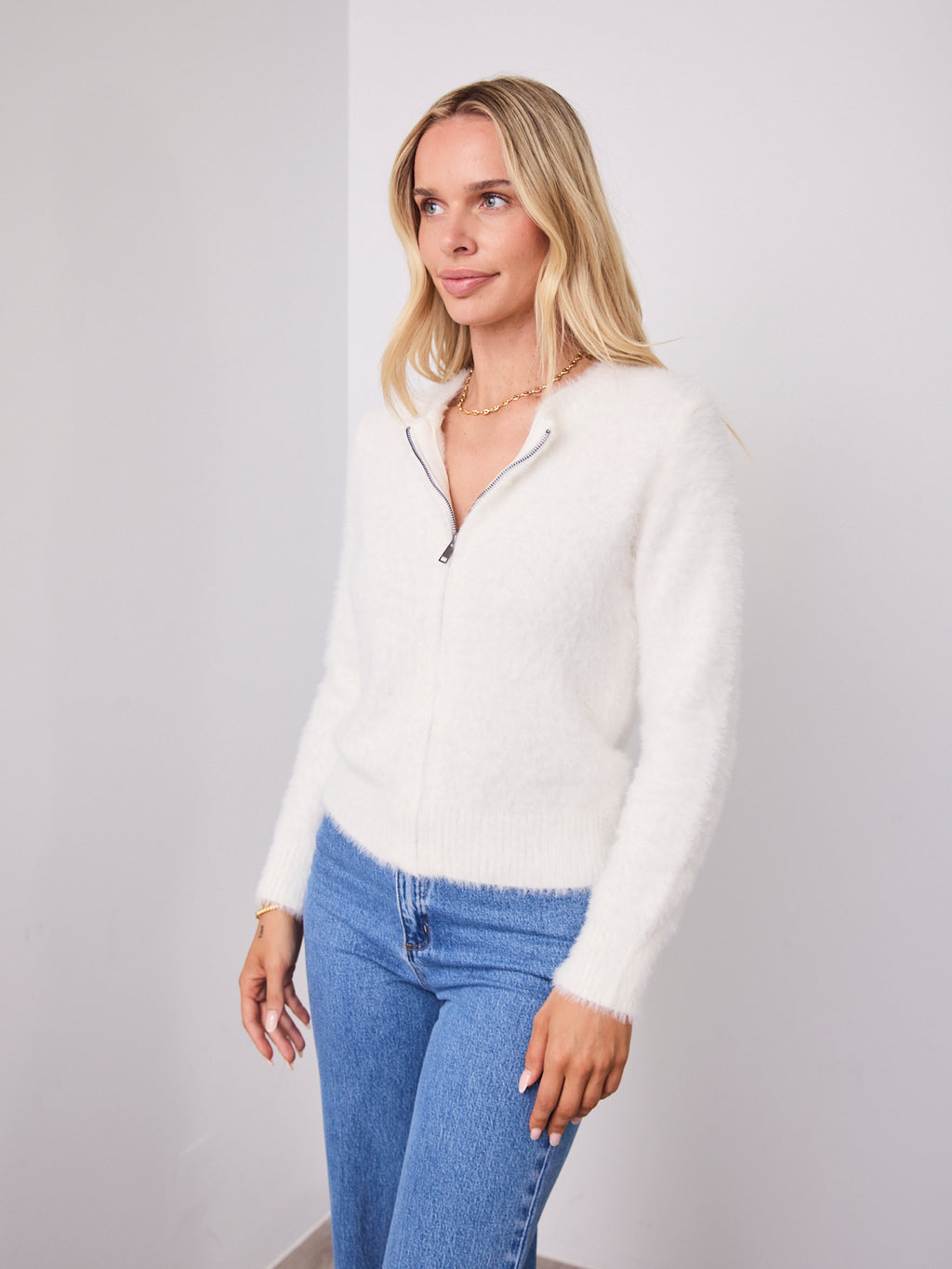 DOMINIQUE ZIP FLUFFY KNIT - WHITE