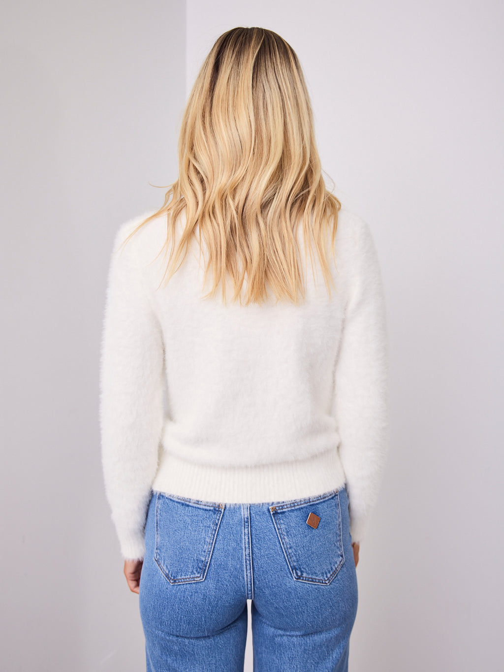 DOMINIQUE ZIP FLUFFY KNIT - WHITE