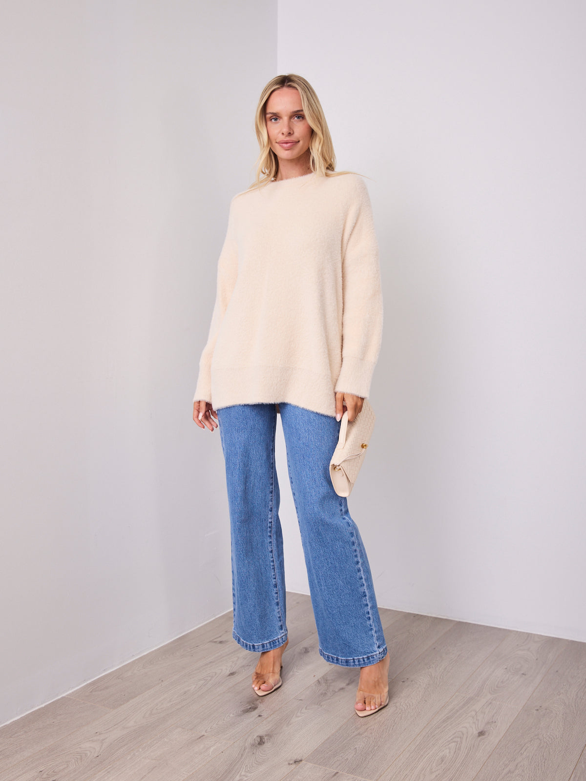 REMY LONG FLUFFY KNIT - LIGHT BEIGE