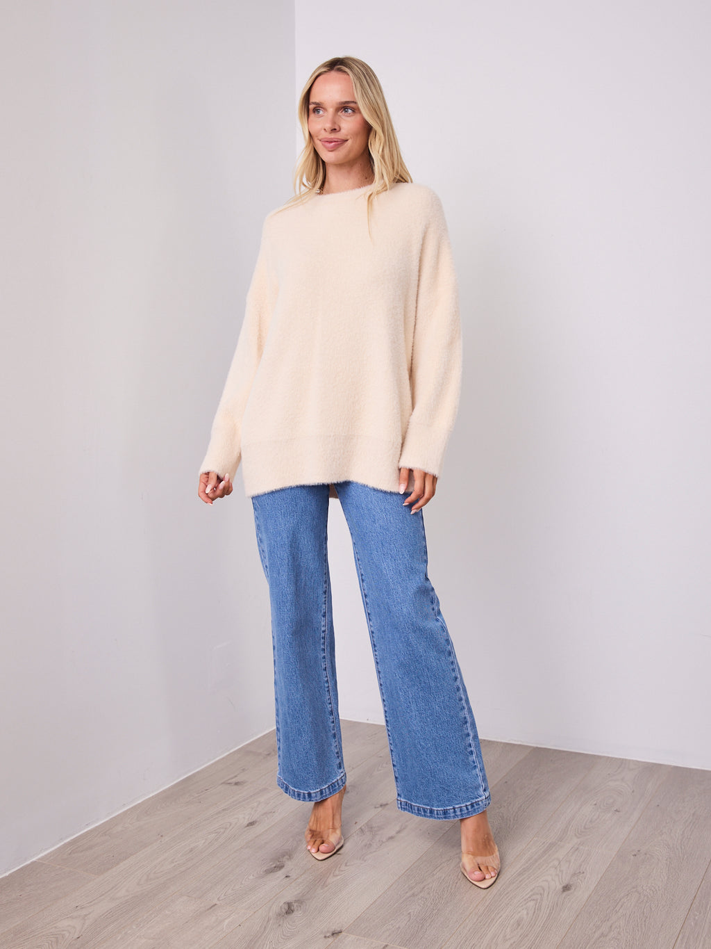REMY LONG FLUFFY KNIT - LIGHT BEIGE