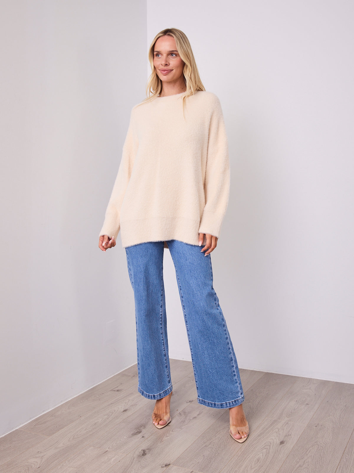 REMY LONG FLUFFY KNIT - LIGHT BEIGE
