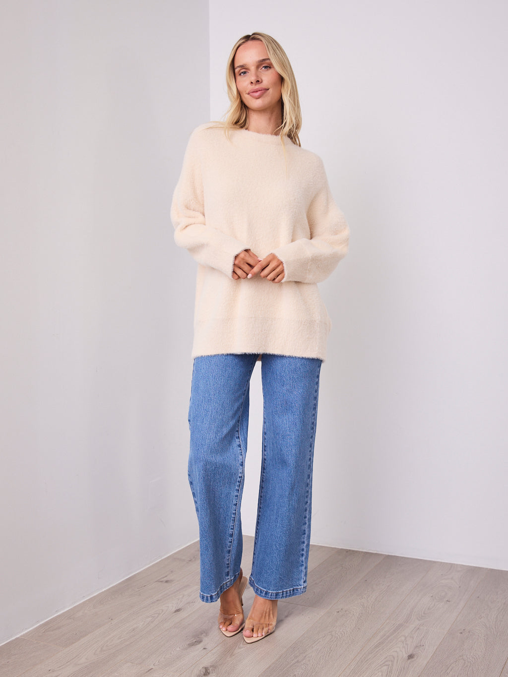REMY LONG FLUFFY KNIT - LIGHT BEIGE