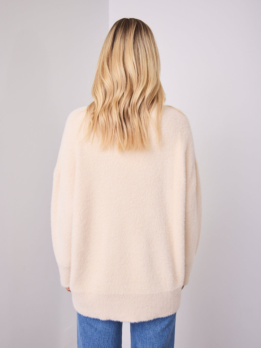 REMY LONG FLUFFY KNIT - LIGHT BEIGE