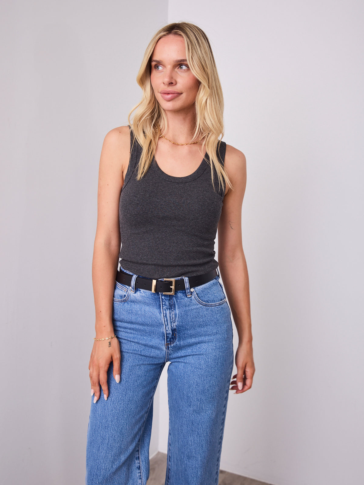 VUE TANK TOP - CHARCOAL