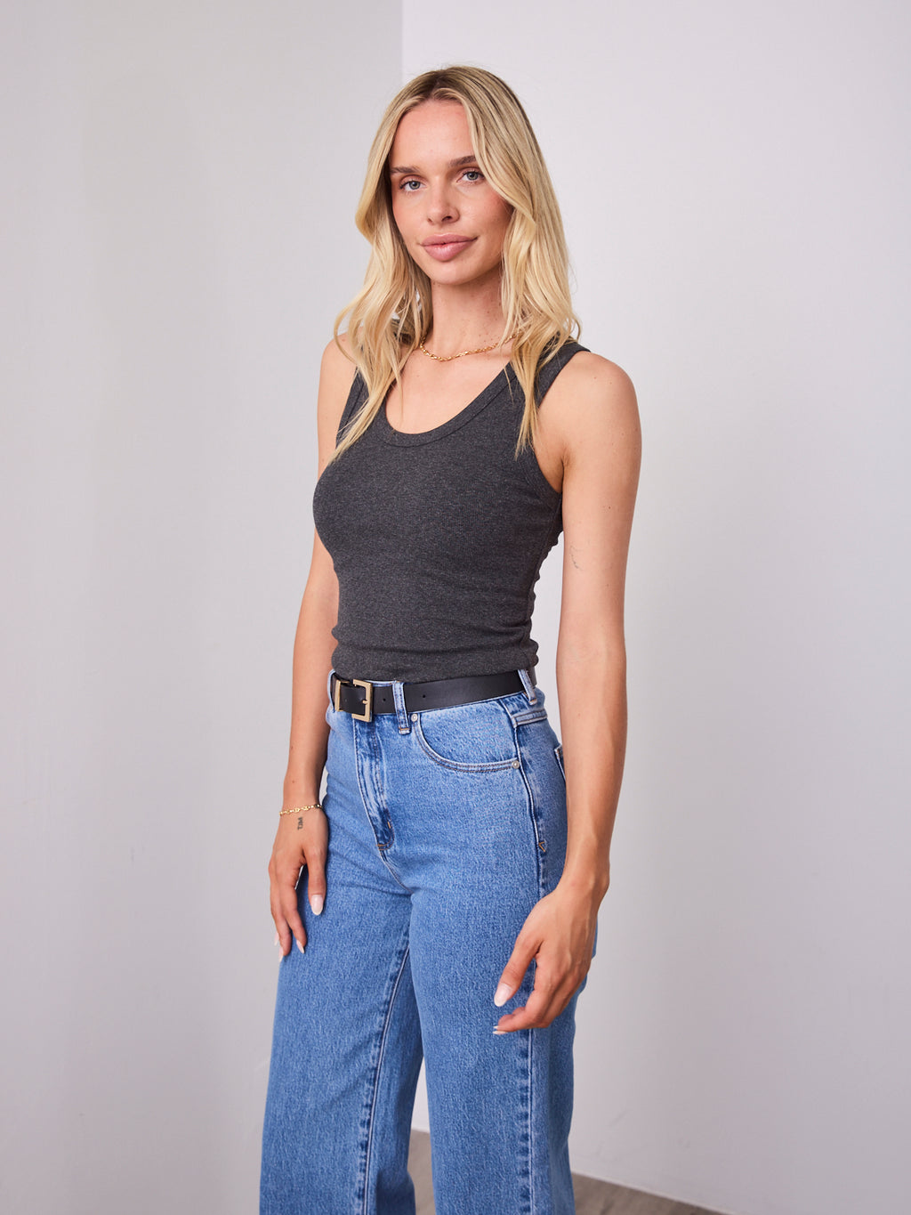VUE TANK TOP - CHARCOAL