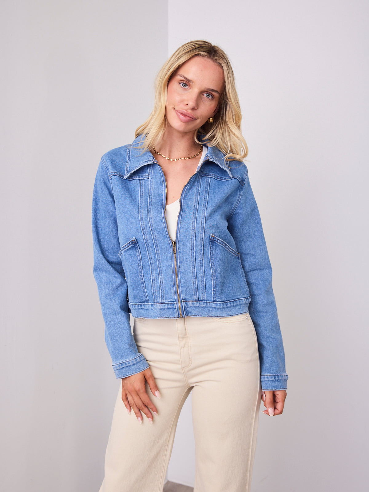 LEO ZIP DENIM JACKET - MID BLUE
