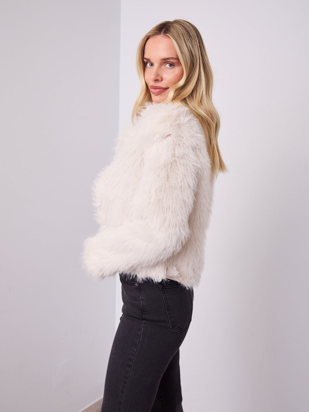 CHICAGO FAUX FUR JACKET - CREAM