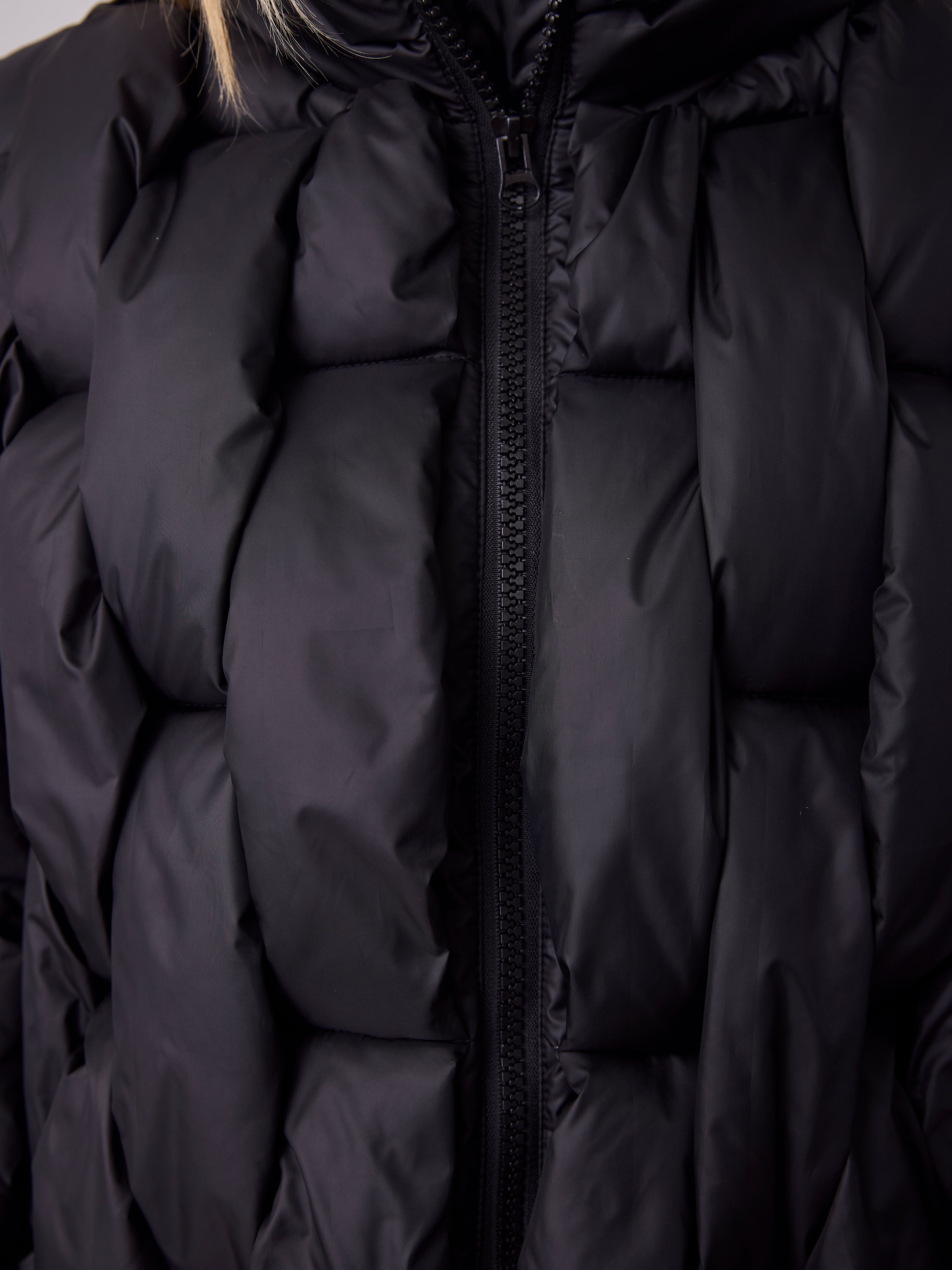 KYLIE PLAIT PUFFER JACKET - BLACK