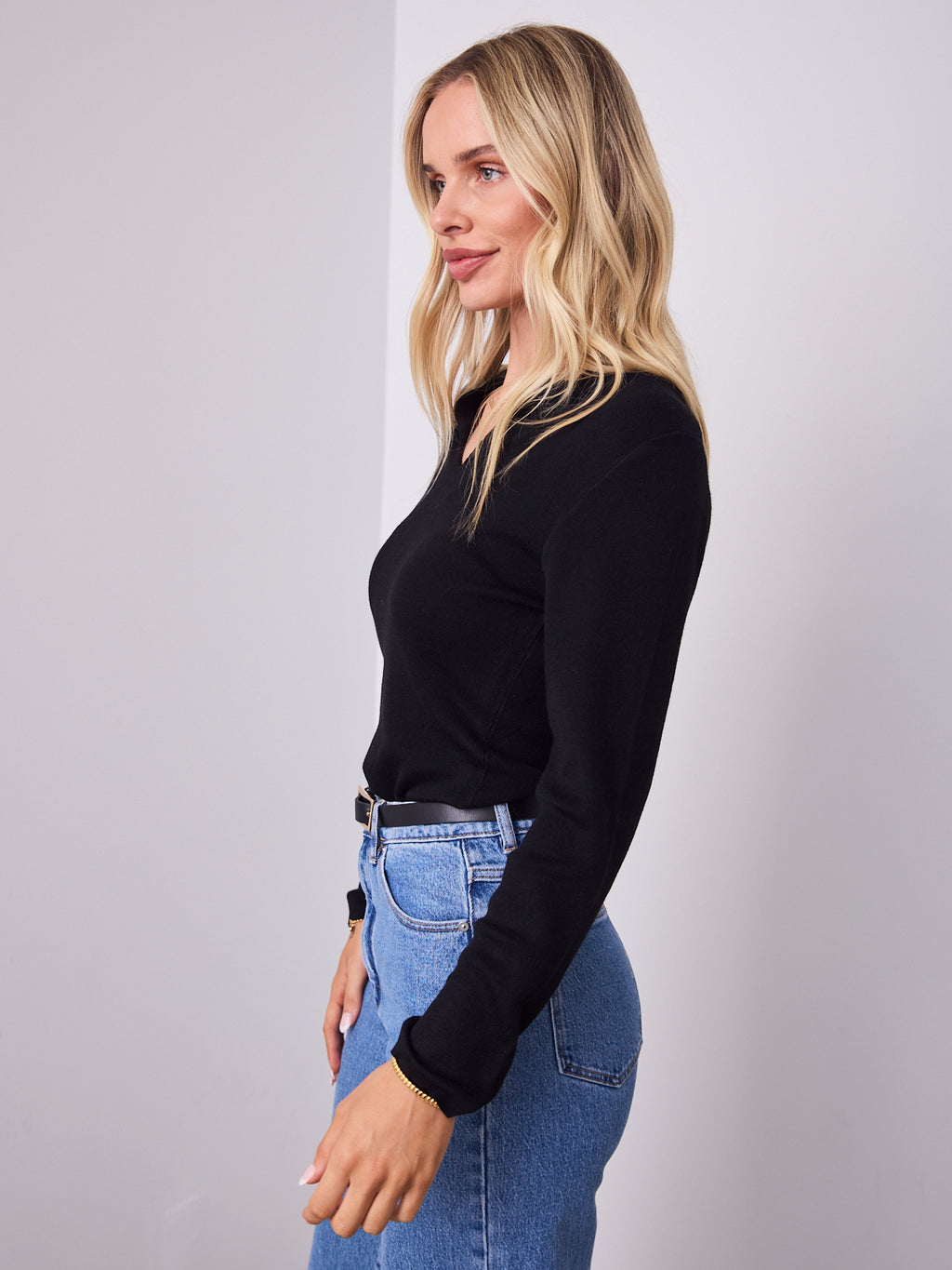 BLAIR V NECK KNIT TOP - BLACK