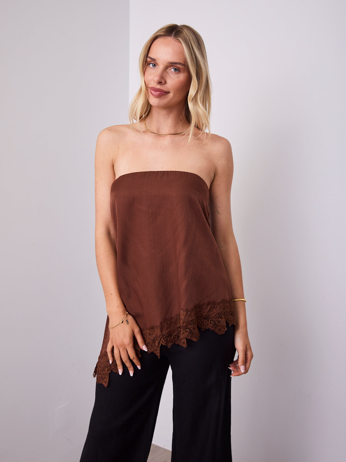 MOVIDA TOP WITH DETACHABLE STRAPS - CHOCOLATE