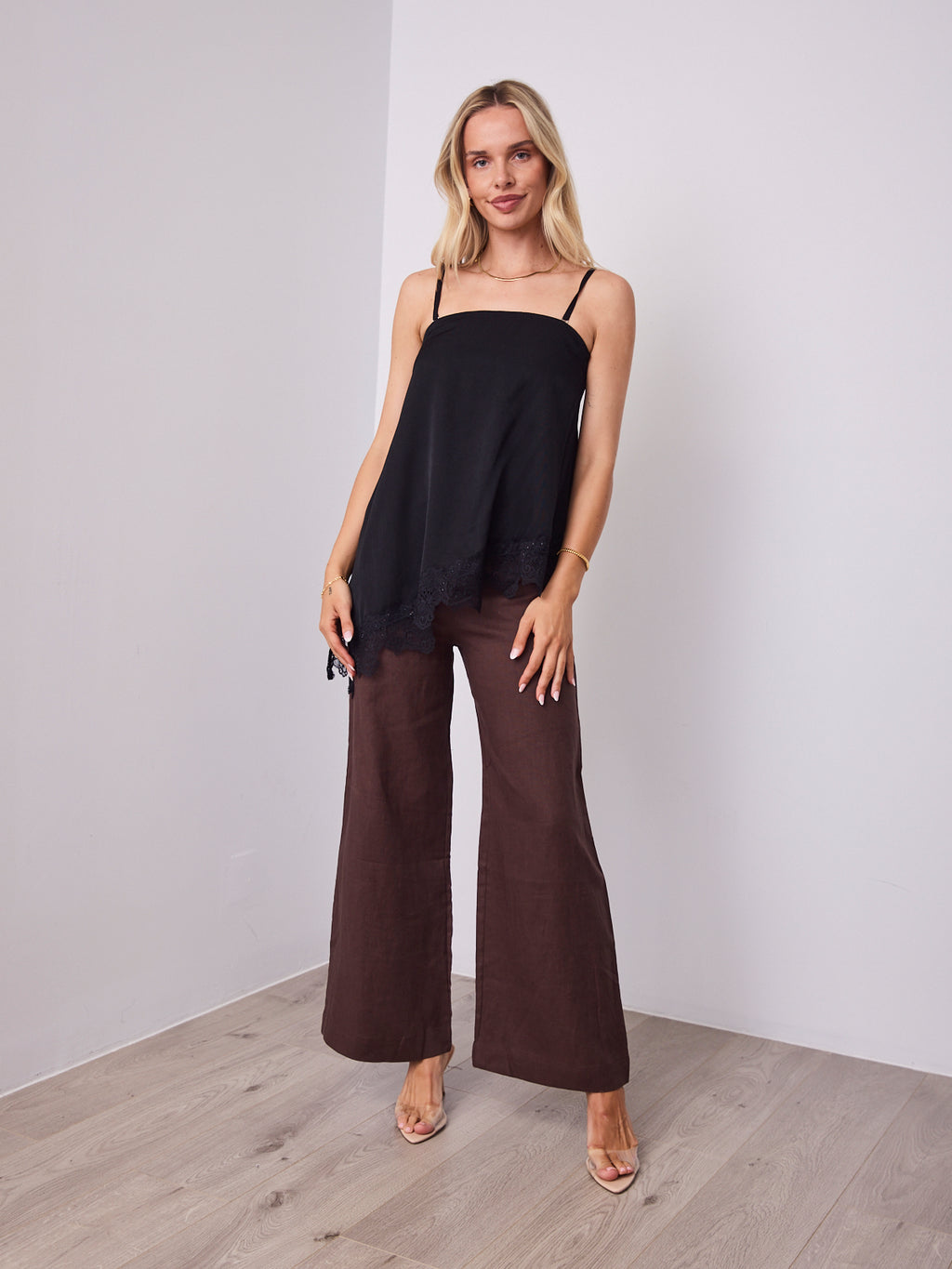 MOVIDA TOP WITH DETACHABLE STRAPS - BLACK