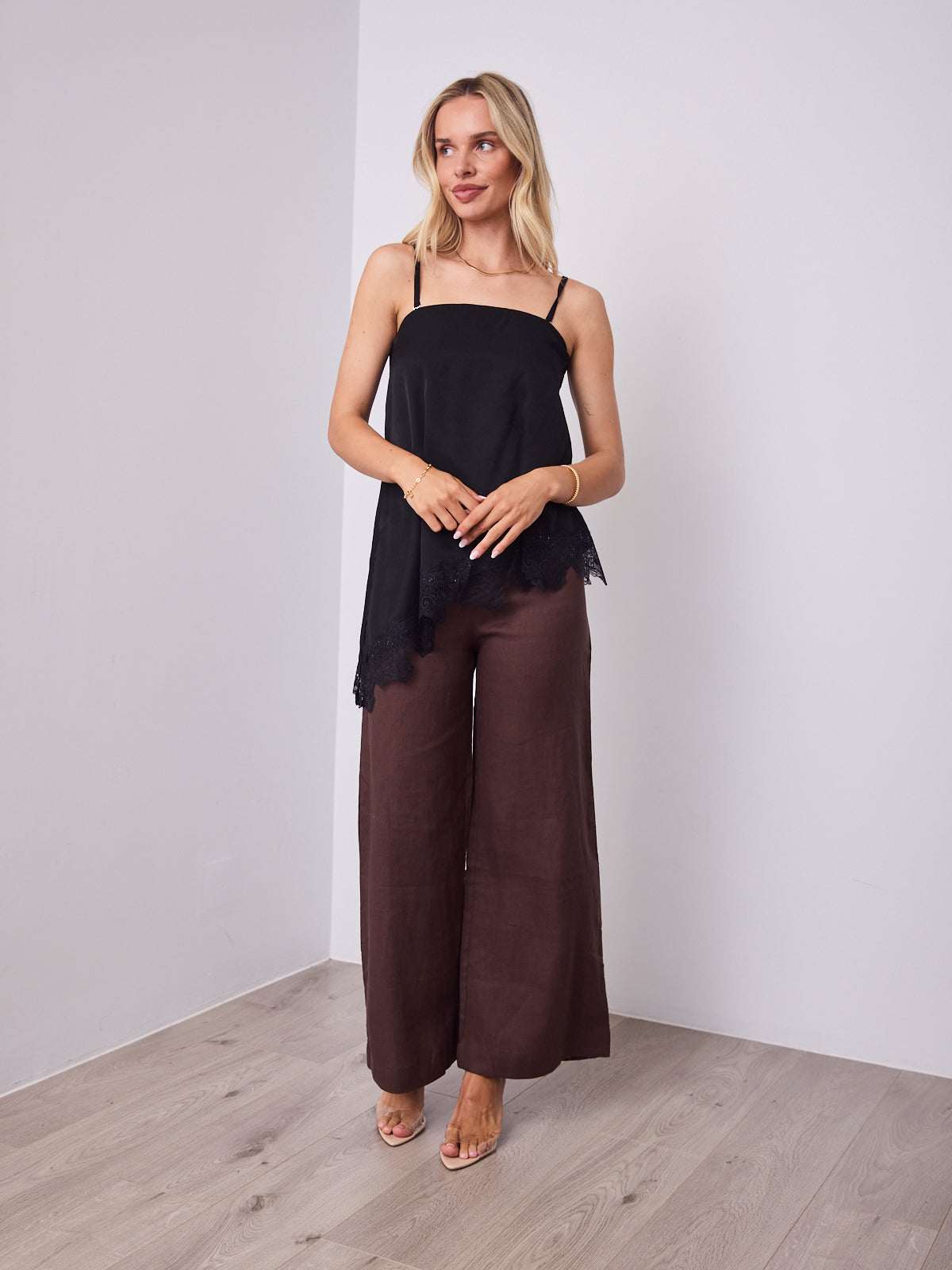 MOVIDA TOP WITH DETACHABLE STRAPS - BLACK