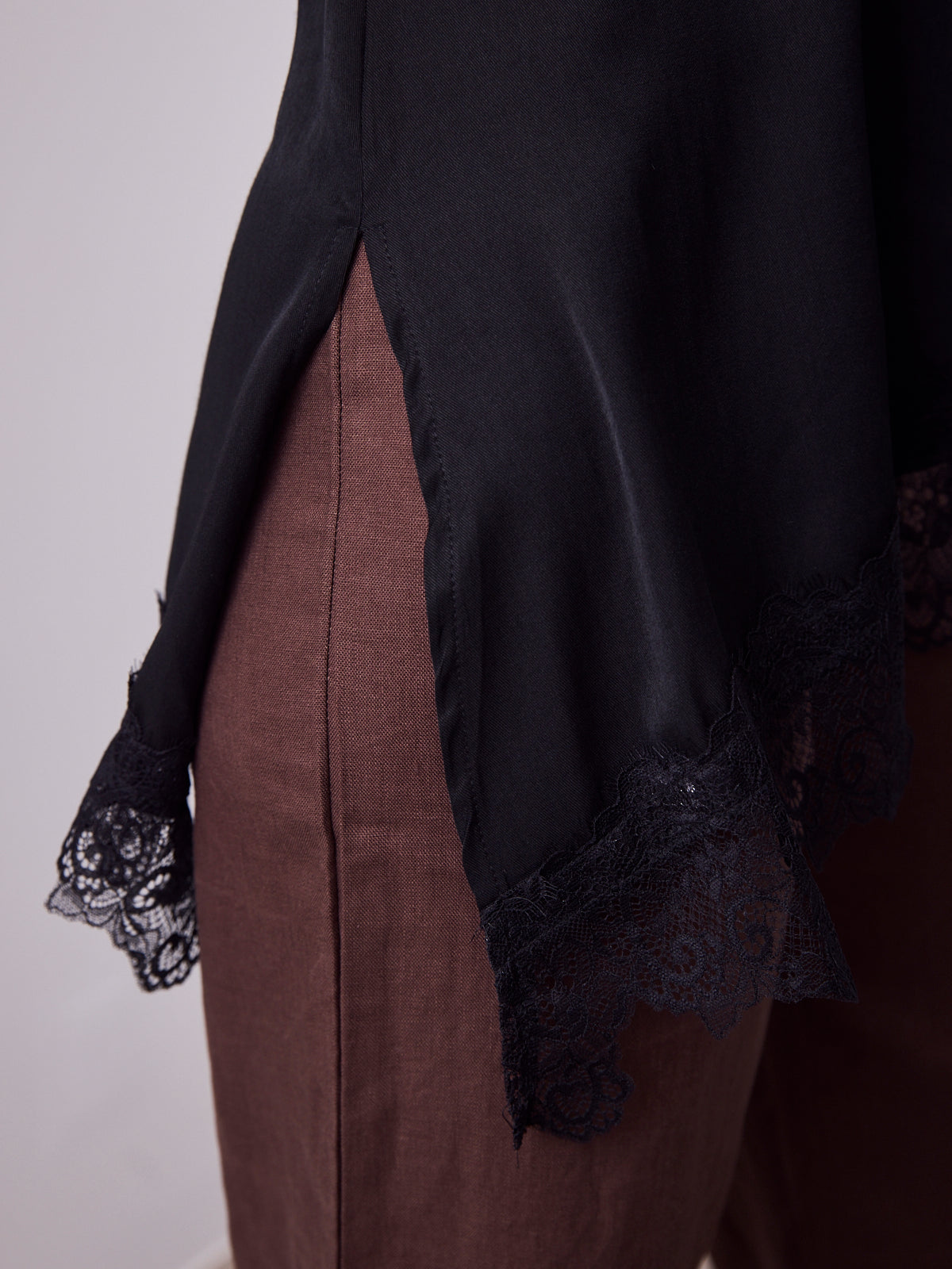 MOVIDA TOP WITH DETACHABLE STRAPS - BLACK