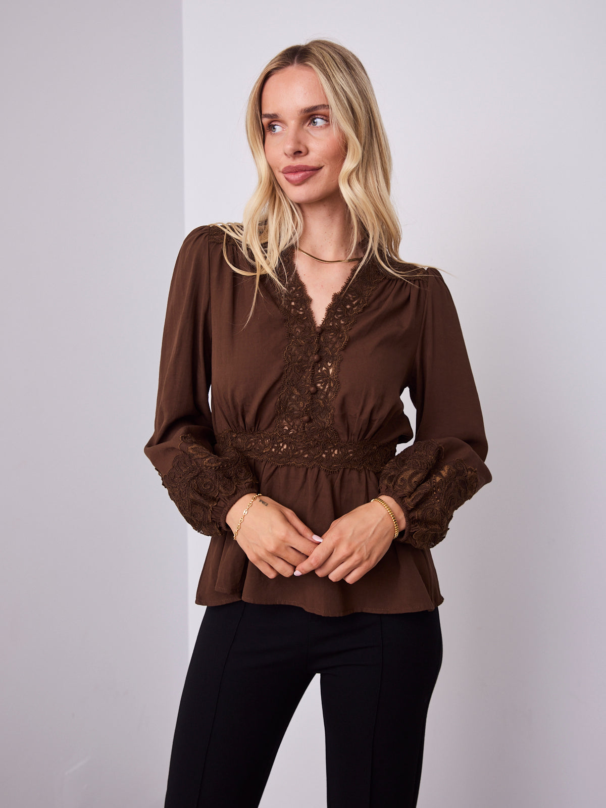 WHITNEY BLOUSE - CHOCOLATE