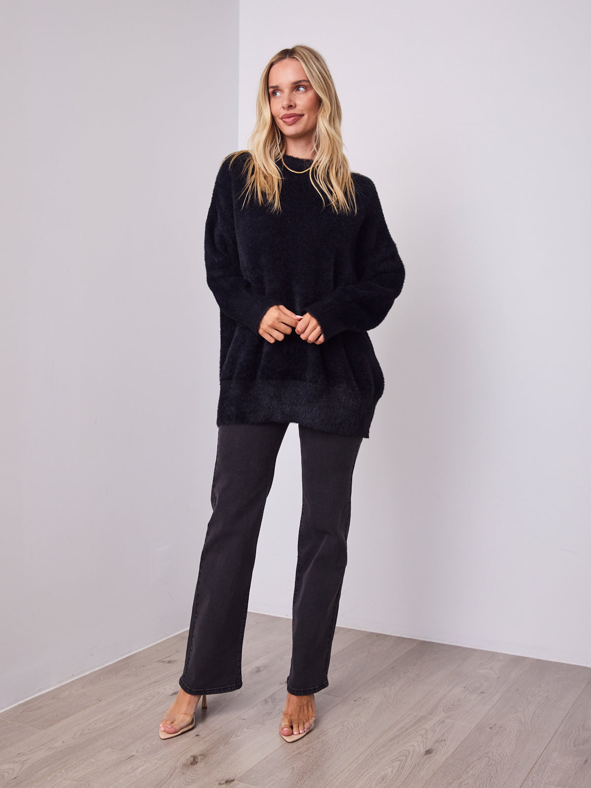 REMY LONG FLUFFY KNIT - BLACK