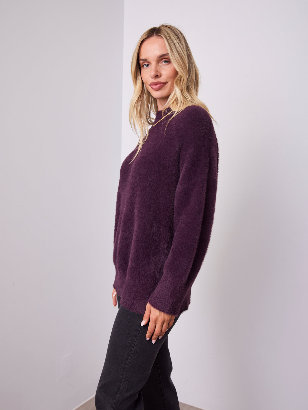 REMY LONG FLUFFY KNIT - DARK PLUM
