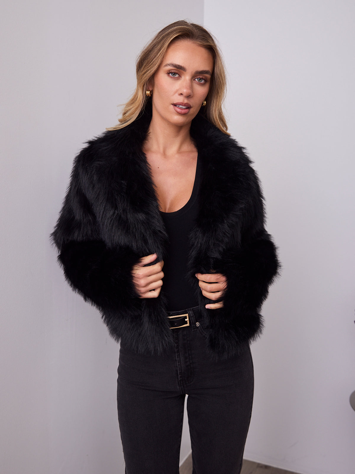 CHICAGO FAUX FUR JACKET - BLACK