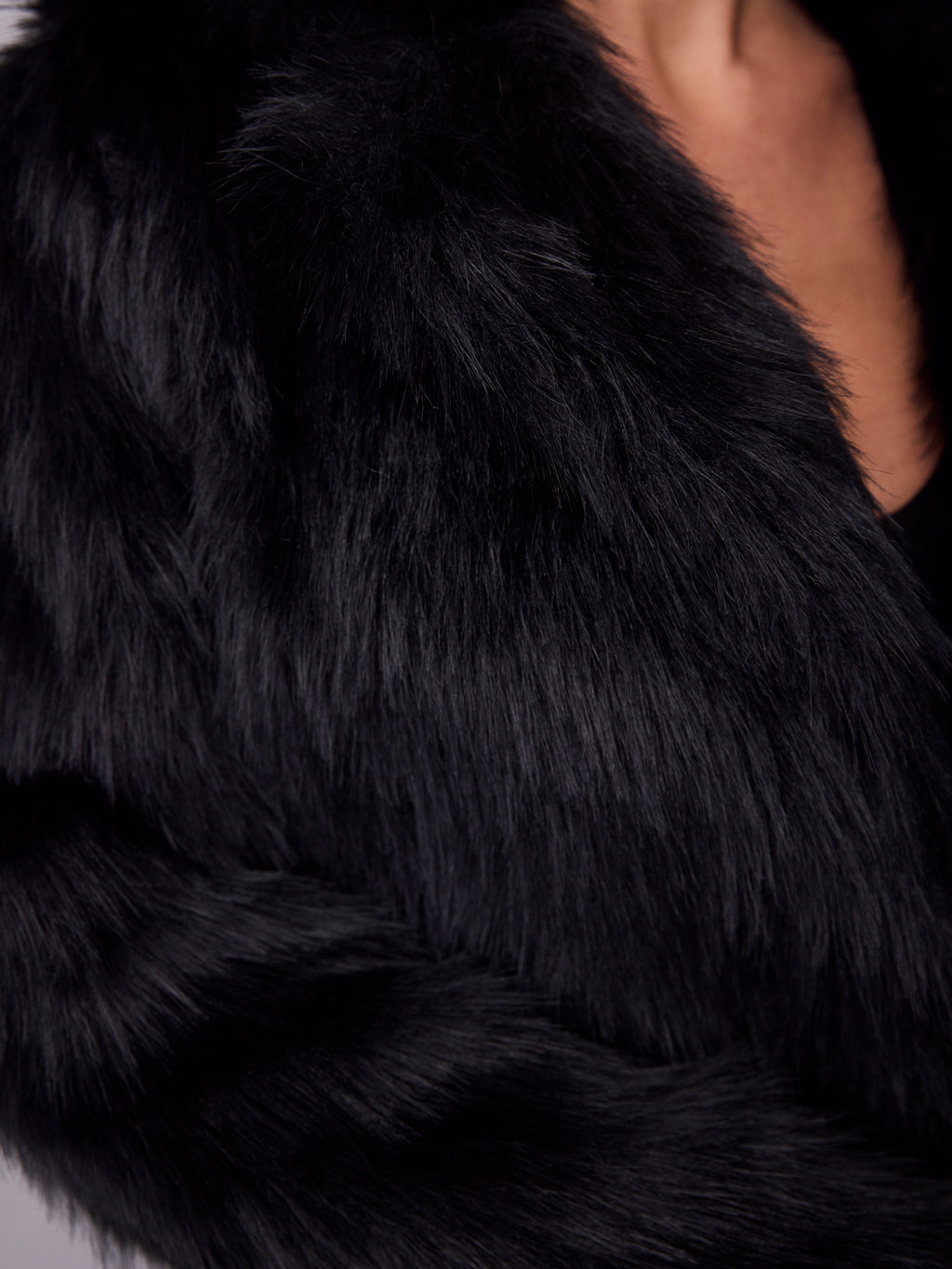 CHICAGO FAUX FUR JACKET - BLACK