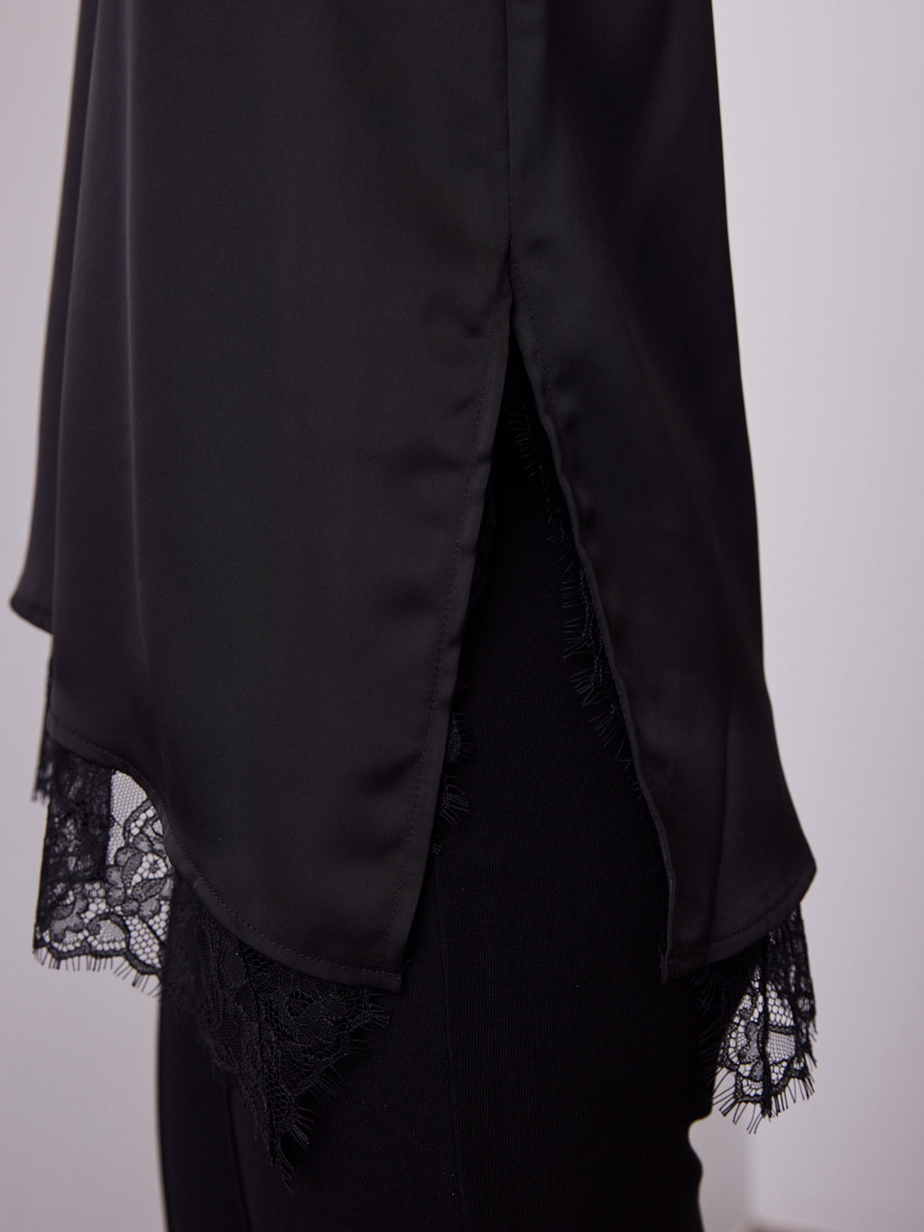 ALICE SATIN & LACE CAMI - BLACK