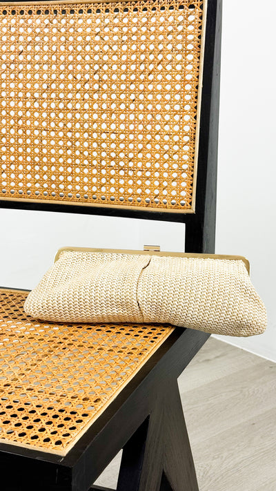 BIANCA STRAW CLUTCH BAG - BEIGE