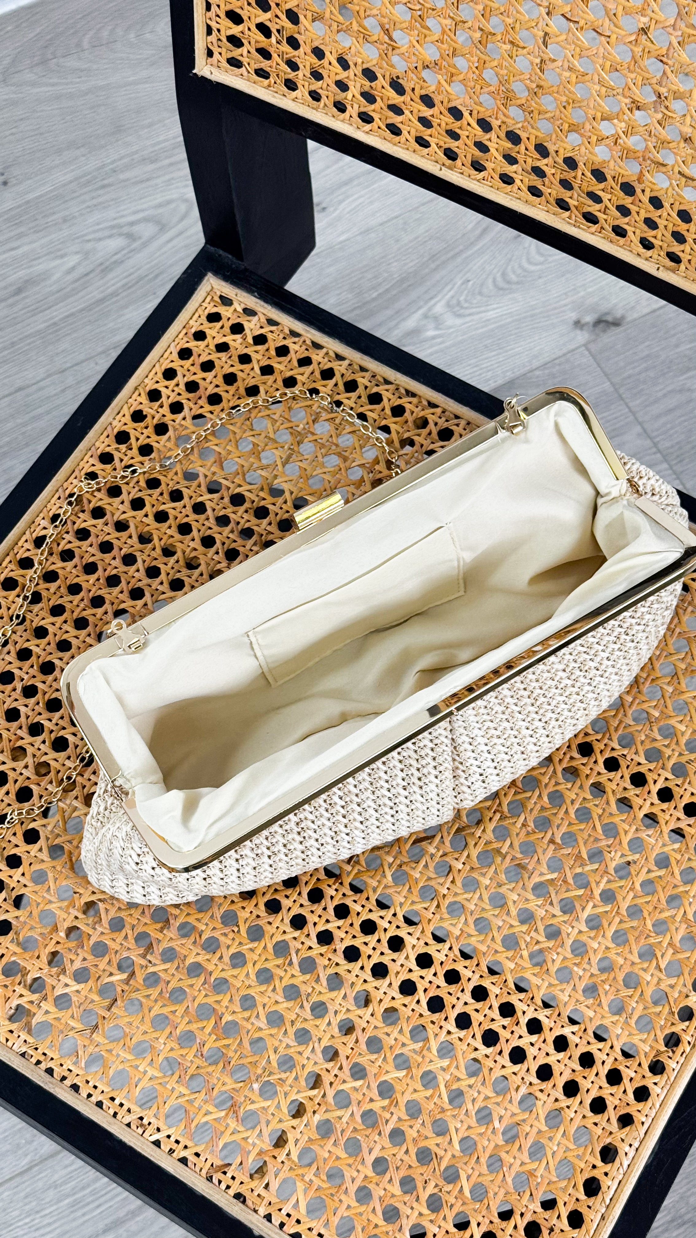 BIANCA STRAW CLUTCH BAG - BEIGE