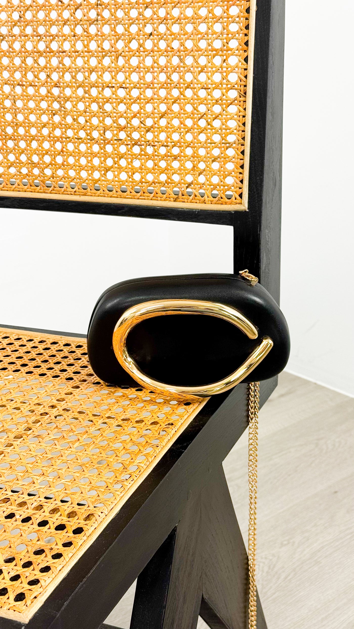 CELINA STATEMENT CLUTCH - BLACK